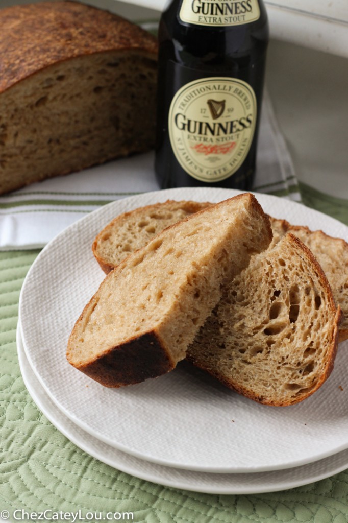 No Knead Irish Brown Bread made with Guinness | chezcateylou.com