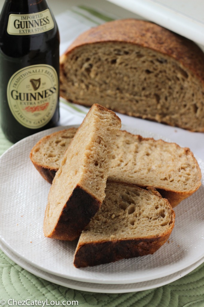 No Knead Irish Brown Bread made with Guinness | chezcateylou.com