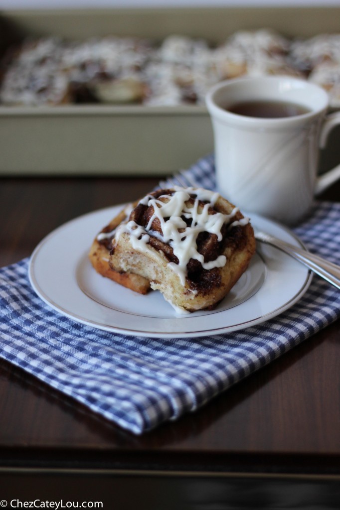 One-hour Cinnamon Rolls | chezcateylou.com