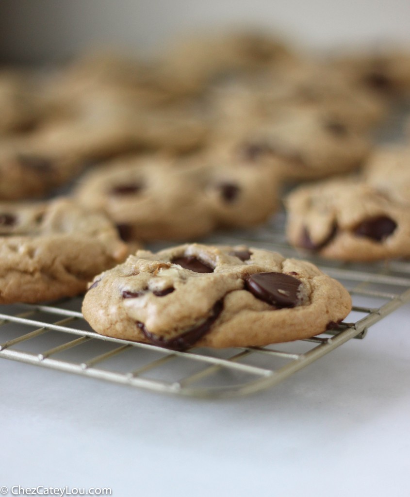 Dark Chocolate Chip Walnut Coconut Oil Cookies | ChezCateyLou.com