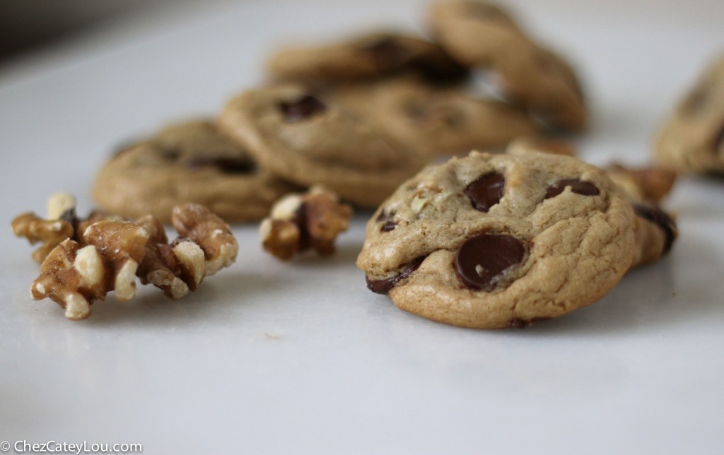 Dark Chocolate Chip Walnut Coconut Oil Cookies | ChezCateyLou.com