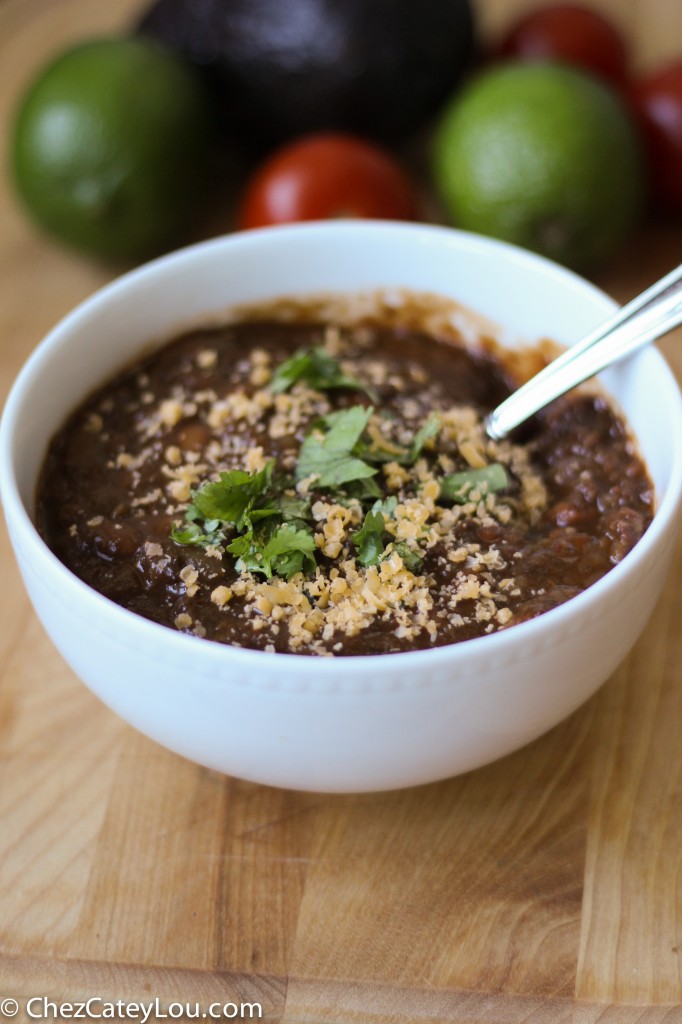 Vegetarian Chili | chezcateylou.com