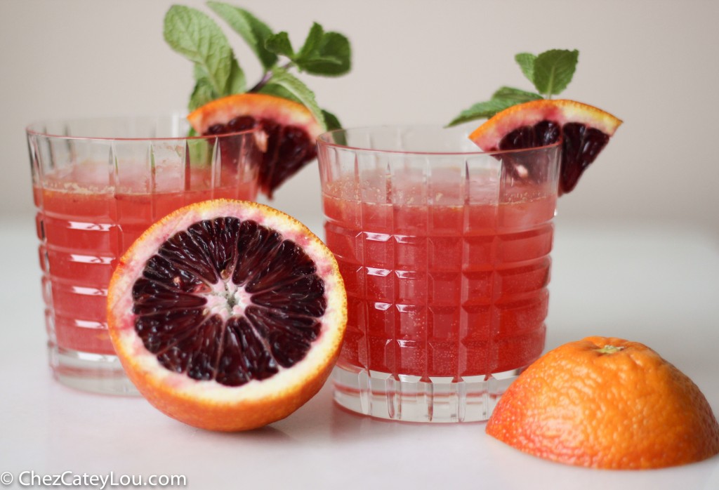 Blood Orange Gin Fizz | chezcateylou.com