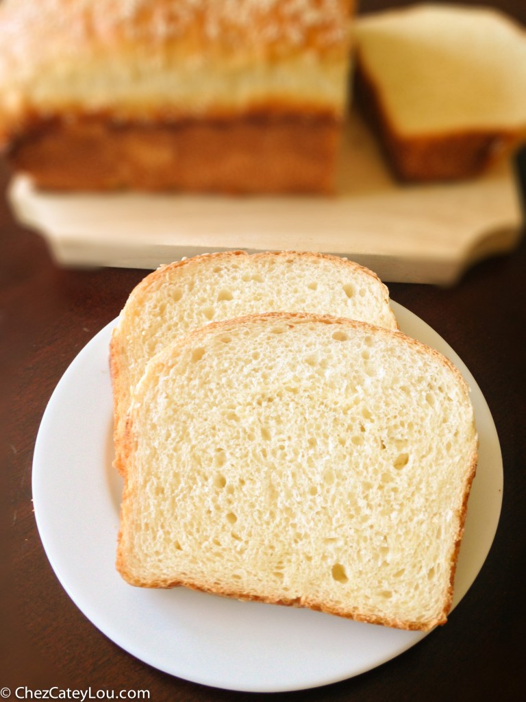 Classic White Bread | chezcateylou.com