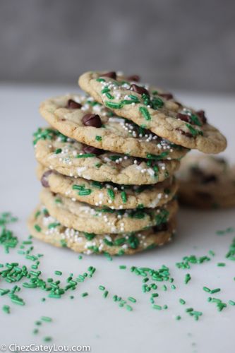 St. Patricks Day Funfetti Chocolate Chip Cookies | ChezCateyLou.com