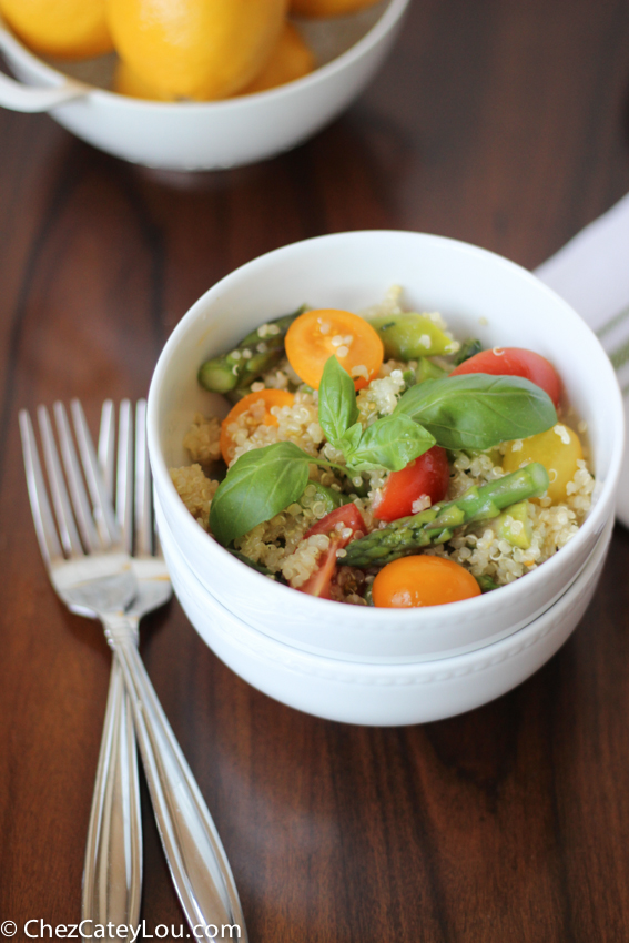 Quinoa Salad with Asparagus and Tomato | chezcateylou.com