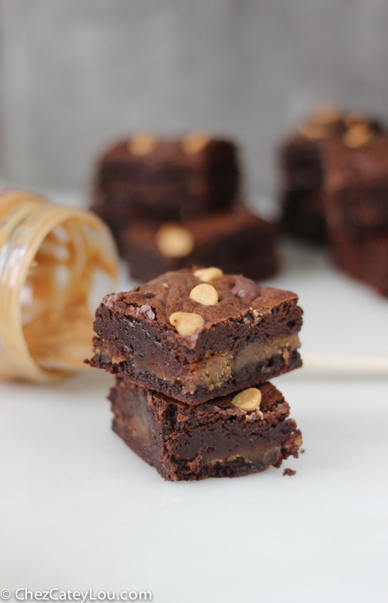 Peanut Butter Brownies | chezcateylou.com