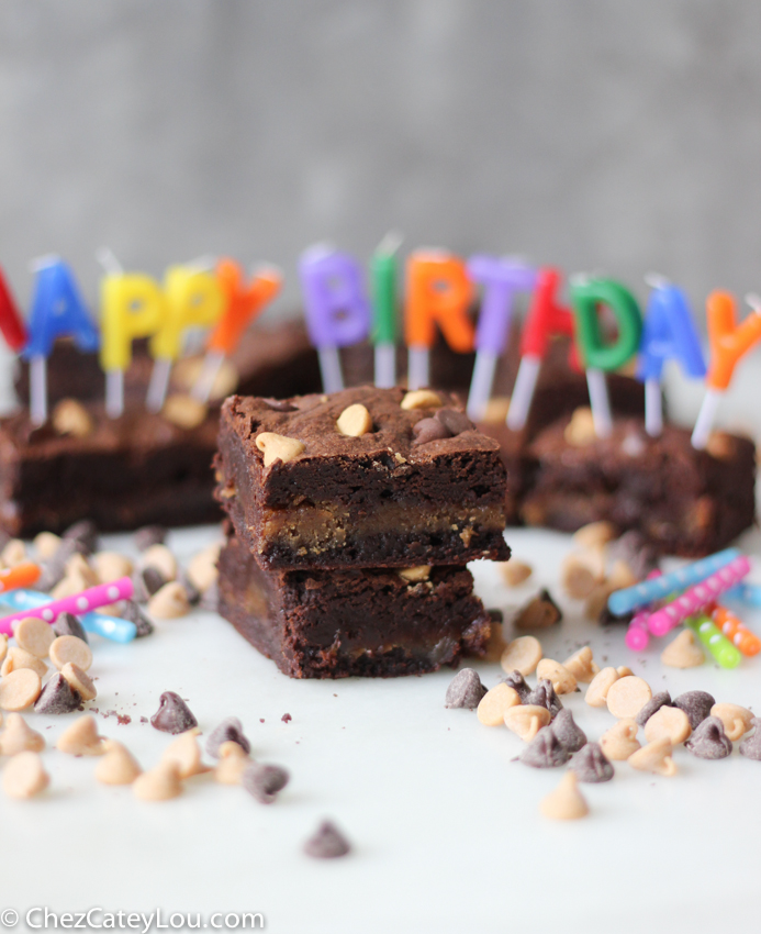 Peanut Butter Brownies | chezcateylou.com