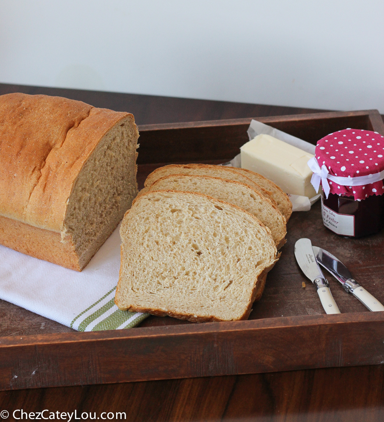 Honey Oatmeal Bread | chezcateylou.com