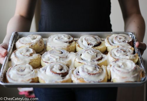 Overnight Buttermilk Cinnamon Rolls | chezcateylou.com