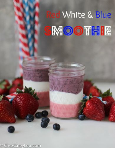 Red White and Blue Smoothie  | chezcateylou.com