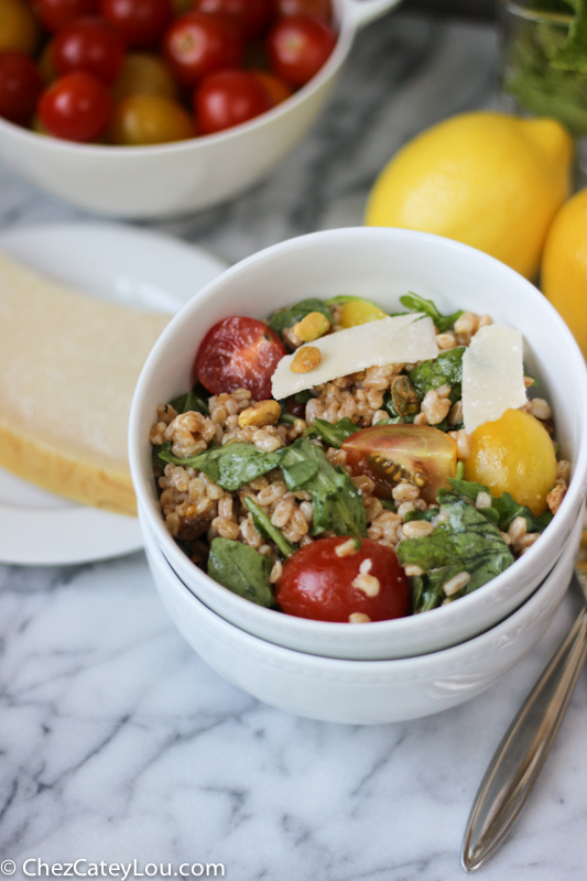 Farro Salad | chezcateylou.com