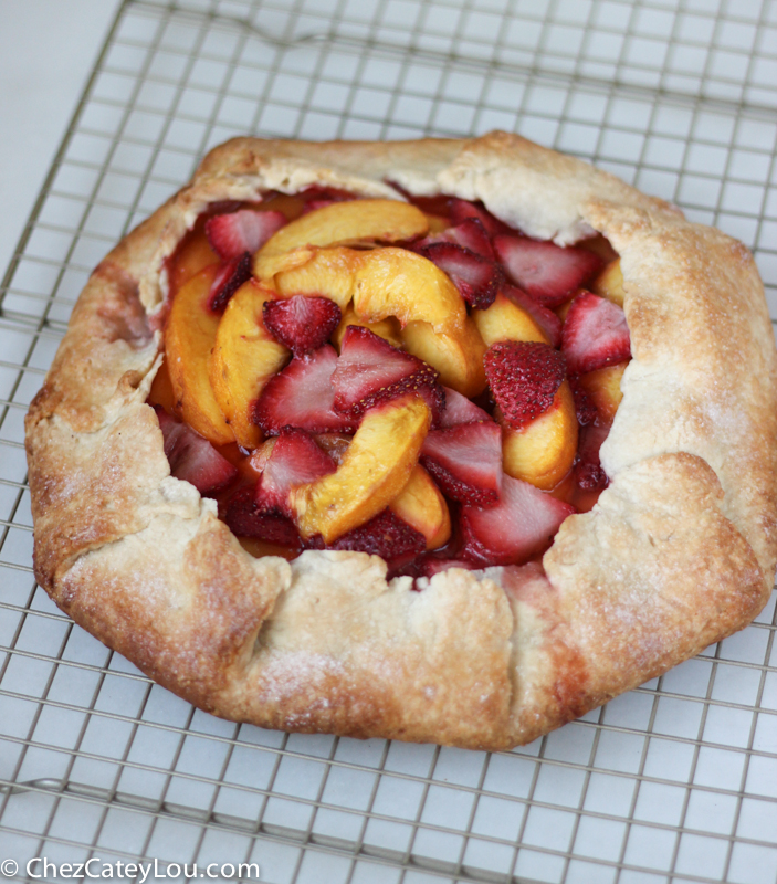 Rustic Strawberry Peach Tart | chezcateylou.com #recipe