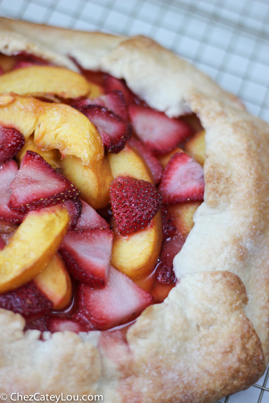 Rustic Strawberry Peach Tart | chezcateylou.com #recipe