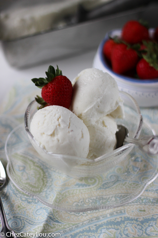 Vanilla Frozen Yogurt | chezcateylou.com #yogurt #recipe