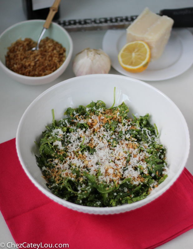 Kale Salad with Toasted Breadcrumbs | chezcateylou.com