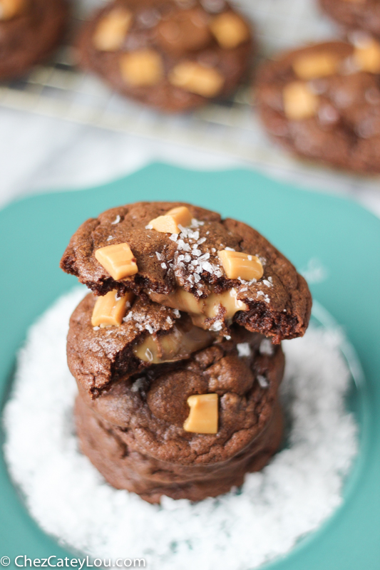 Salted Caramel Stuffed Chocolate Cookies | ChezCateyLou.com