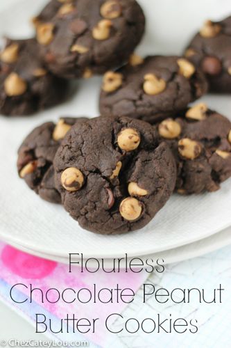 Flourless Chocolate Peanut Butter Chip Cookies | ChezCateyLou.com