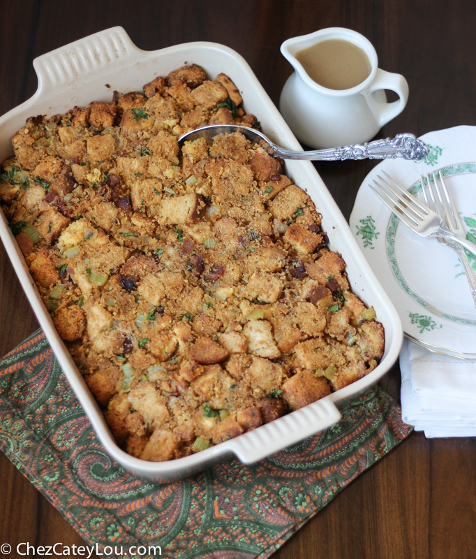 Bacon and Cornbread Stuffing for Thanksgiving | ChezCateyLou.com