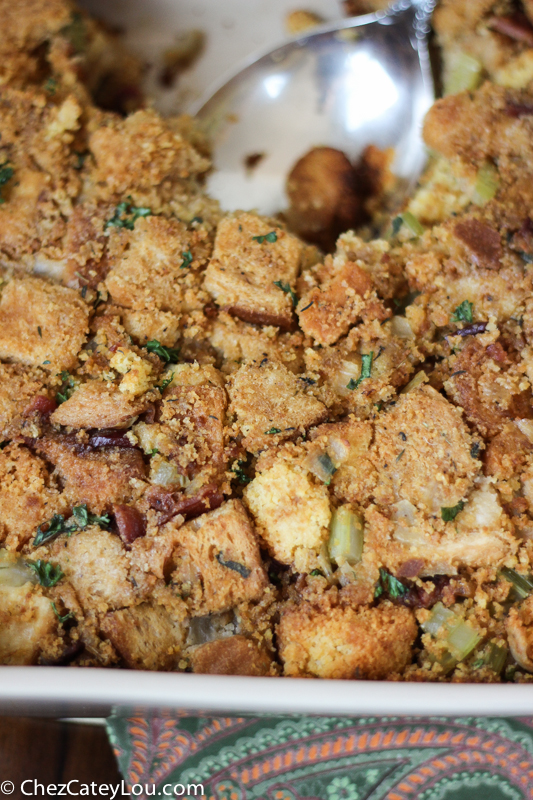 Bacon and Cornbread Stuffing for Thanksgiving | ChezCateyLou.com