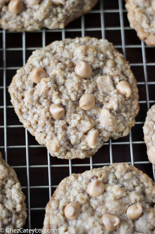 Oatmeal Peanut Butter Chip Cookies | ChezCateyLou.com