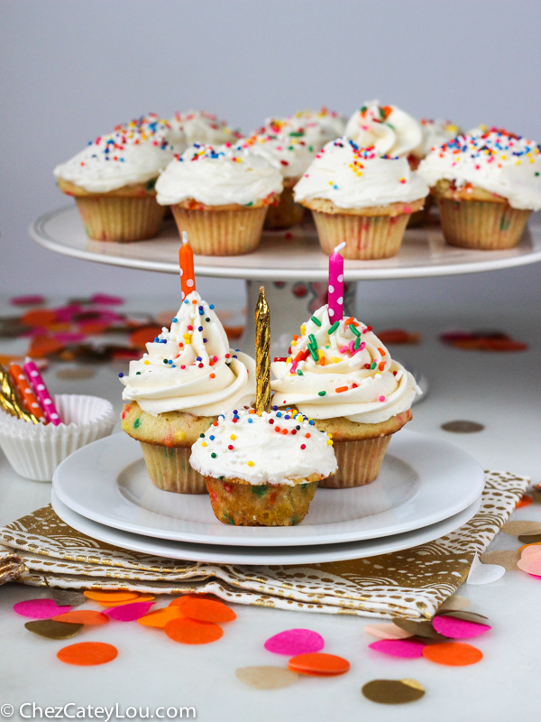 Mini Funfetti Cupcakes | ChezCateyLou.com