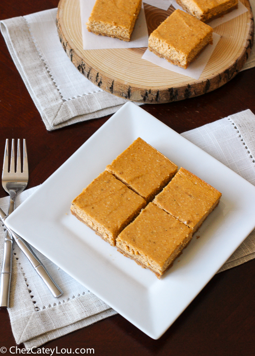 Pumpkin Cheesecake Bars with a Golden Oreo Crust | ChezCateyLou.com