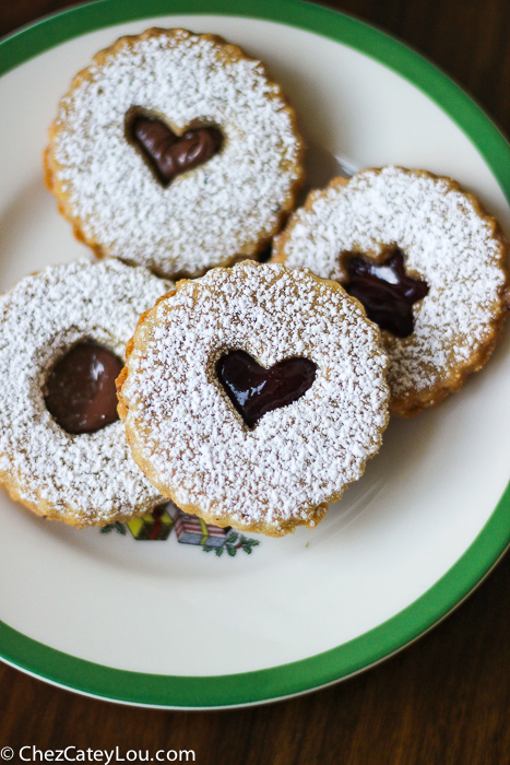 Chocolate Hazelnut Linzer Cookies | ChezCateyLou.com