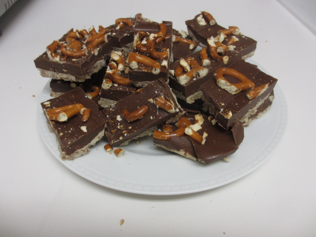 Chocolate Peanut Butter Pretzel Cookie Bars Chez CateyLou