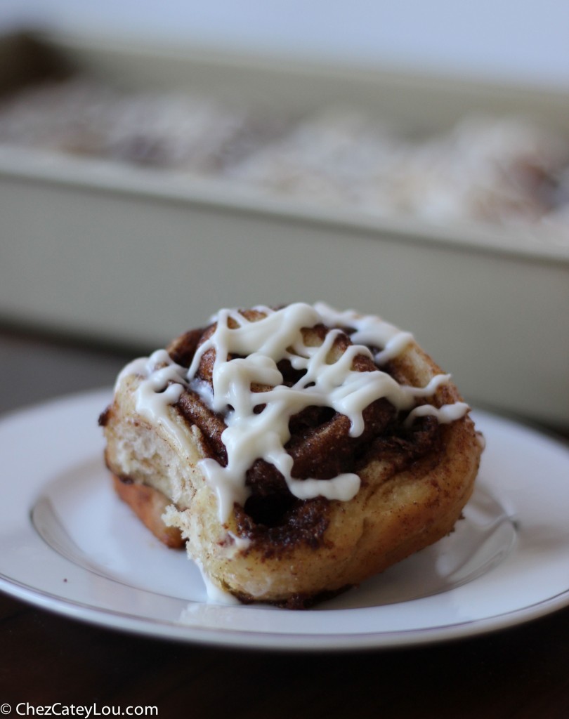 One-hour Cinnamon Rolls | chezcateylou.com