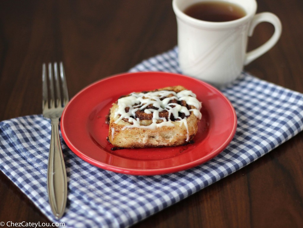 One-hour Cinnamon Rolls | chezcateylou.com