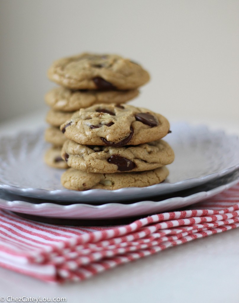 Dark Chocolate Chip Walnut Coconut Oil Cookies | ChezCateyLou.com