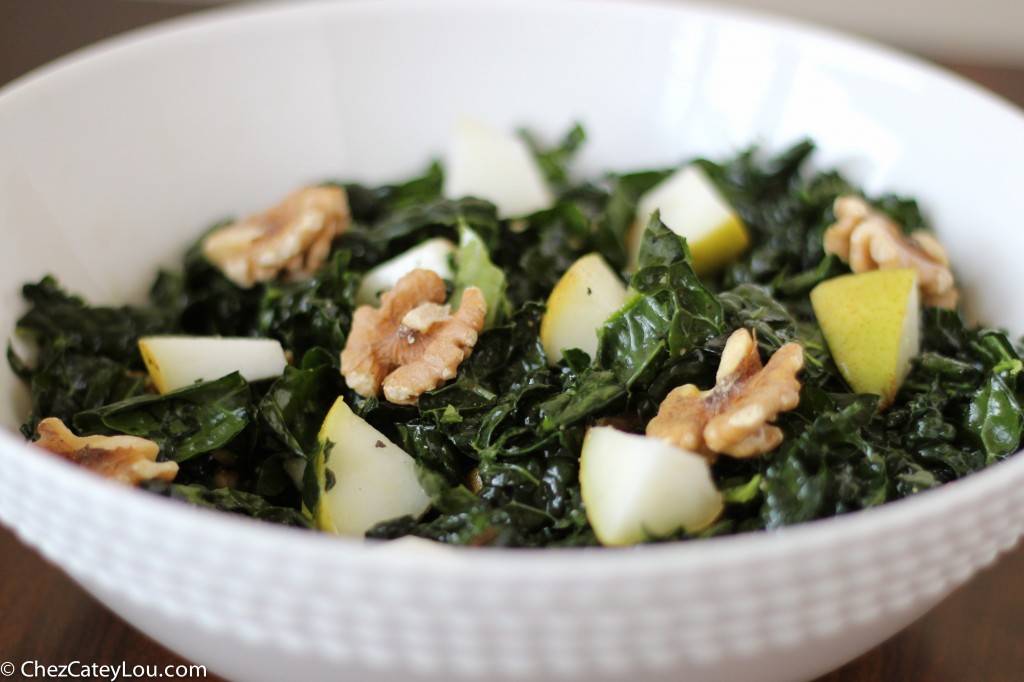 Kale Salad ~ chezcateylou.com