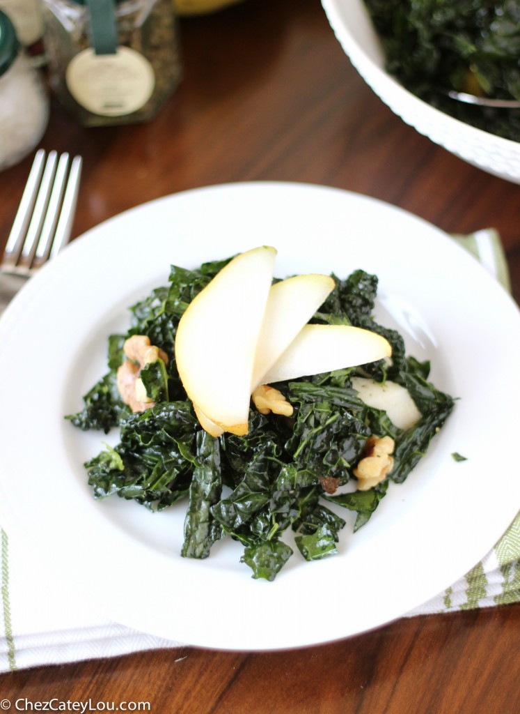 Kale Salad ~ chezcateylou.com