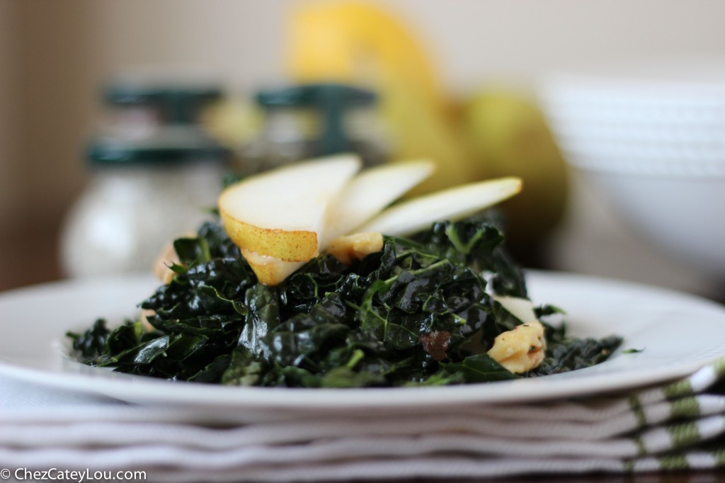 Kale Salad ~ chezcateylou.com