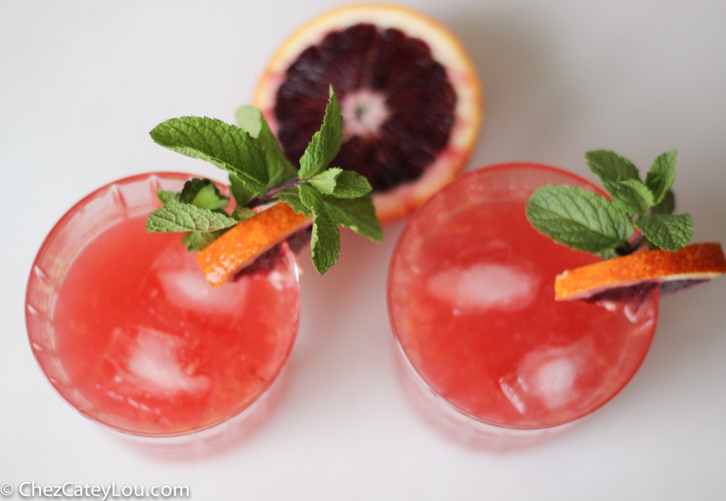 Blood Orange Gin Fizz | chezcateylou.com