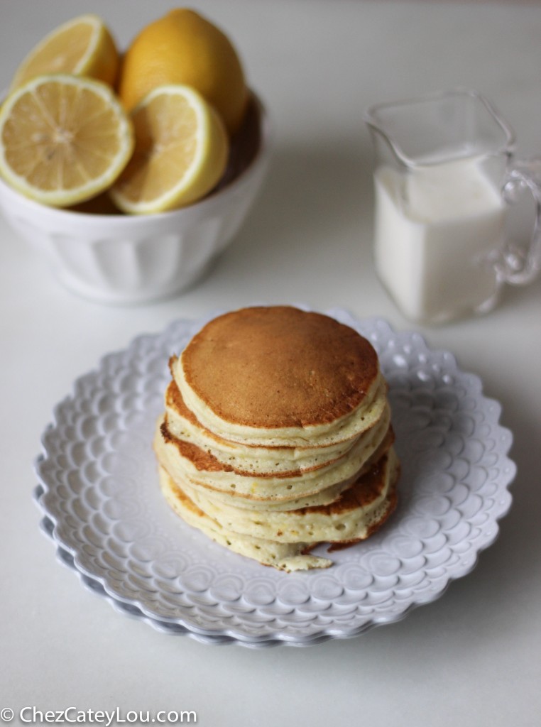 Lemon Ricotta Pancakes | chezcateylou.com