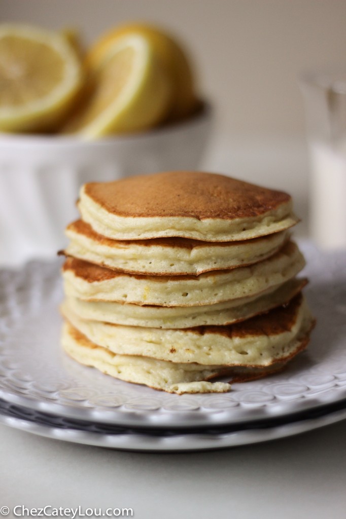 Lemon Ricotta Pancakes | chezcateylou.com