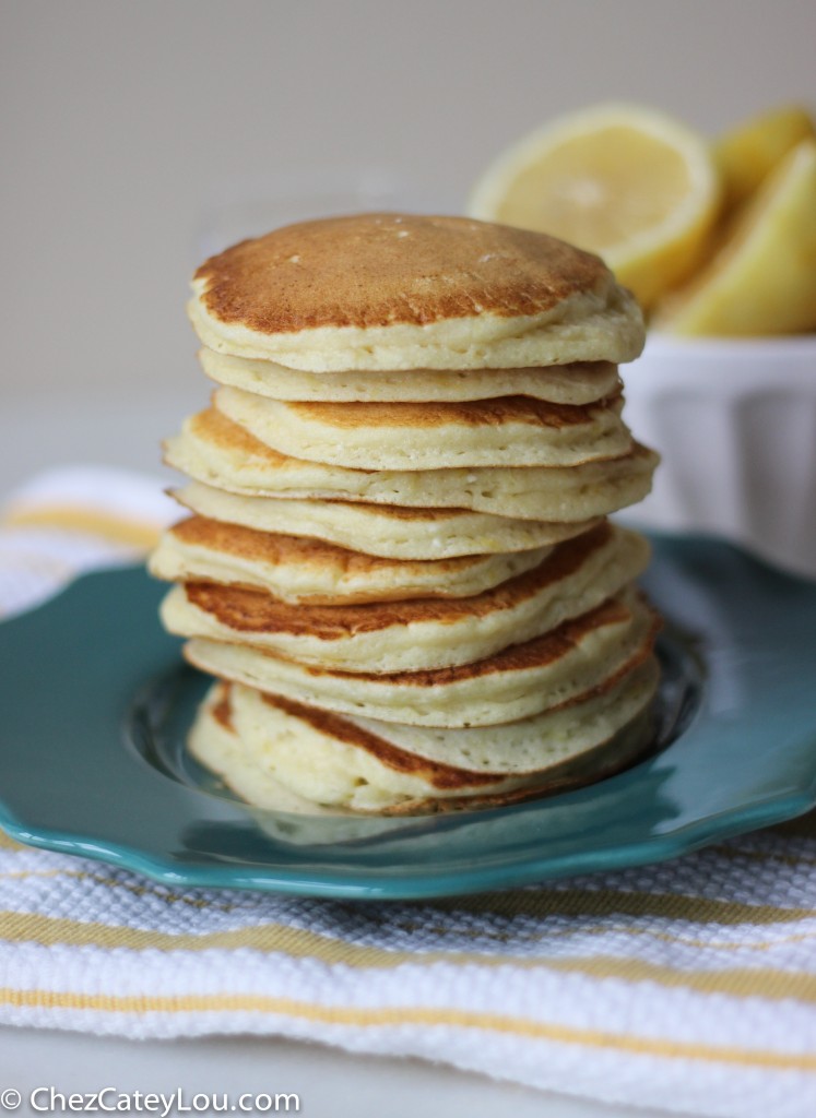 Lemon Ricotta Pancakes | chezcateylou.com