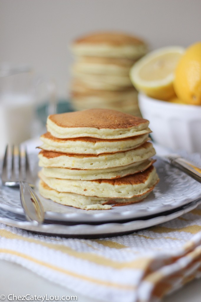 Lemon Ricotta Pancakes | chezcateylou.com