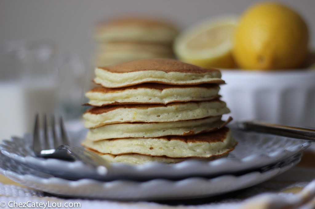 Lemon Ricotta Pancakes | chezcateylou.com