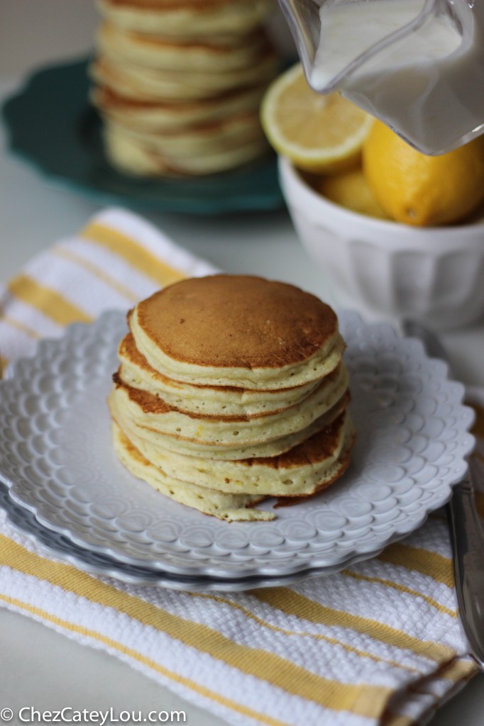 Lemon Ricotta Pancakes | chezcateylou.com