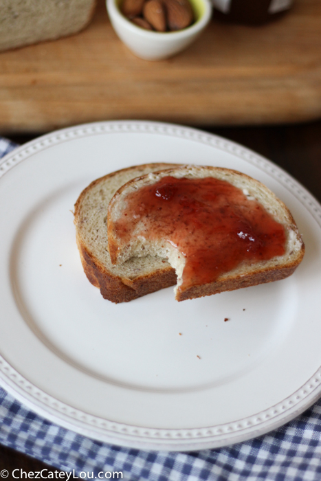 Almond Flour Bread | chezcateylou.com