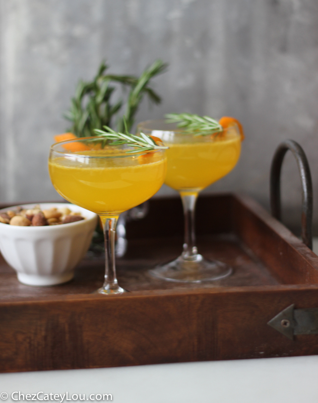 Clementine Rosemary Champagne Cocktail | chezcateylou.com