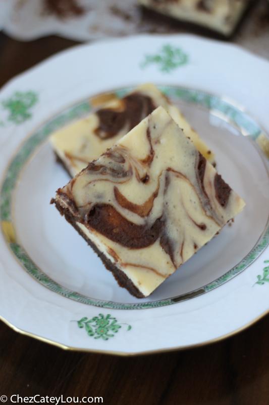 Irish Cream Cheesecake Brownies | chezcateylou.com