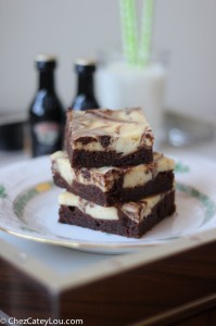 Irish Cream Cheesecake Brownies | chezcateylou.com