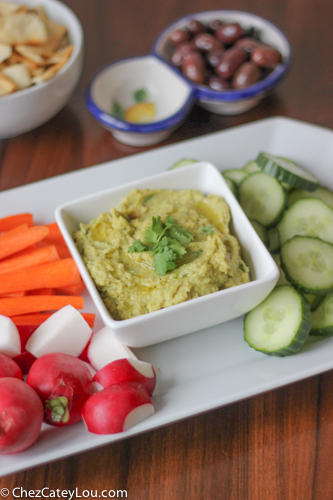 Avocado Hummus | chezcateylou.com