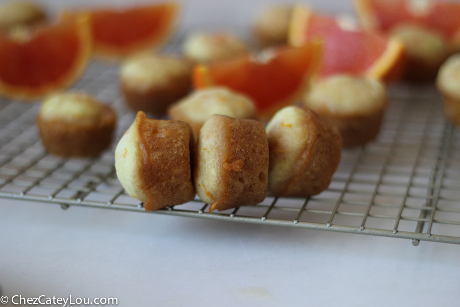 Cara Cara Orange Mini Muffins | chezcateylou.com