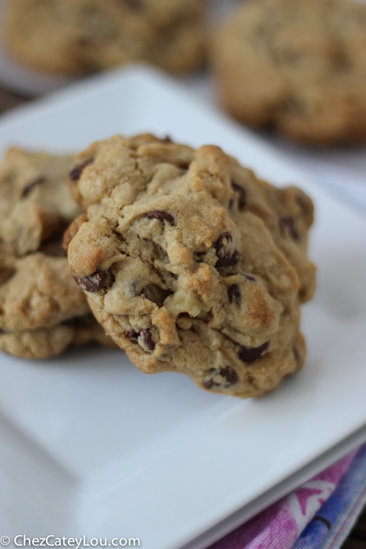 Levain Bakery Chocolate Chip Cookies | chezcateylou.com