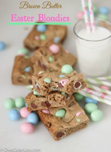 Brown Butter Easter Blondies | chezcateylou.com